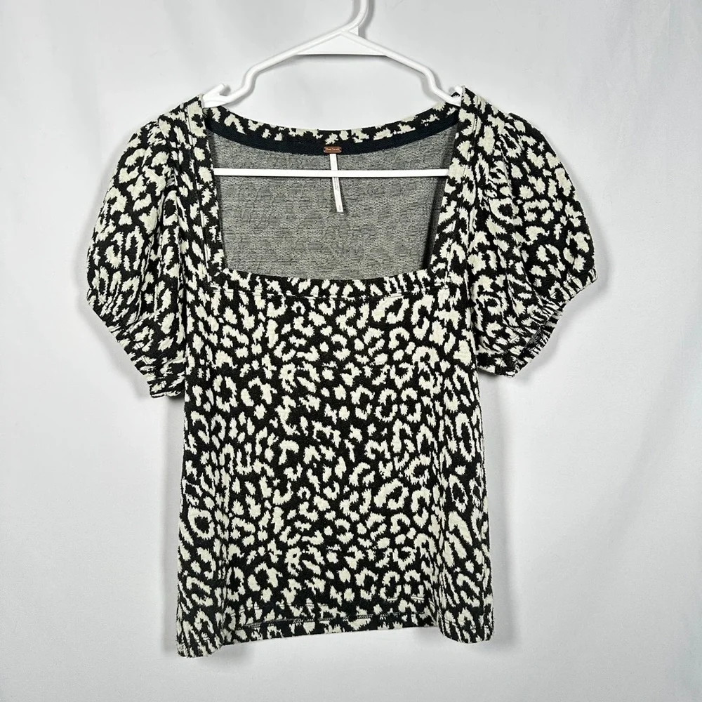 Free People leopard knit puff sleeve square neck top black cream Small